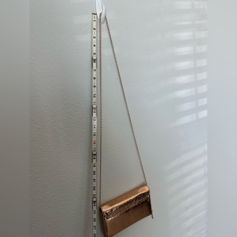 ☀️ ANTHROPOLOGY Rose Gold Metallic Chain Clutch Crossbody NWOT - Picture 11 of 14